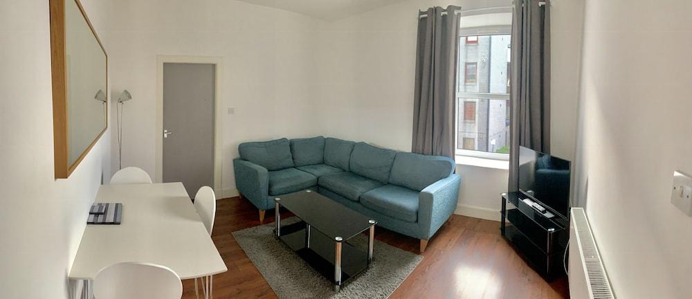 Aberdeen Serviced Apartments: Charlotte street - Living Area