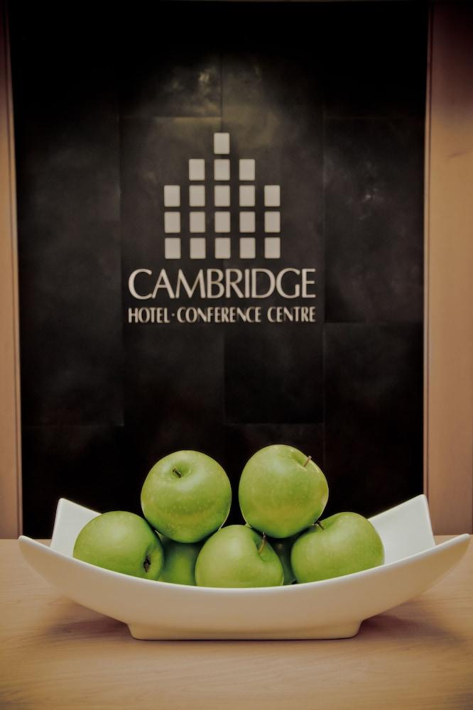 Cambridge Hotel and Conference Centre - Reception