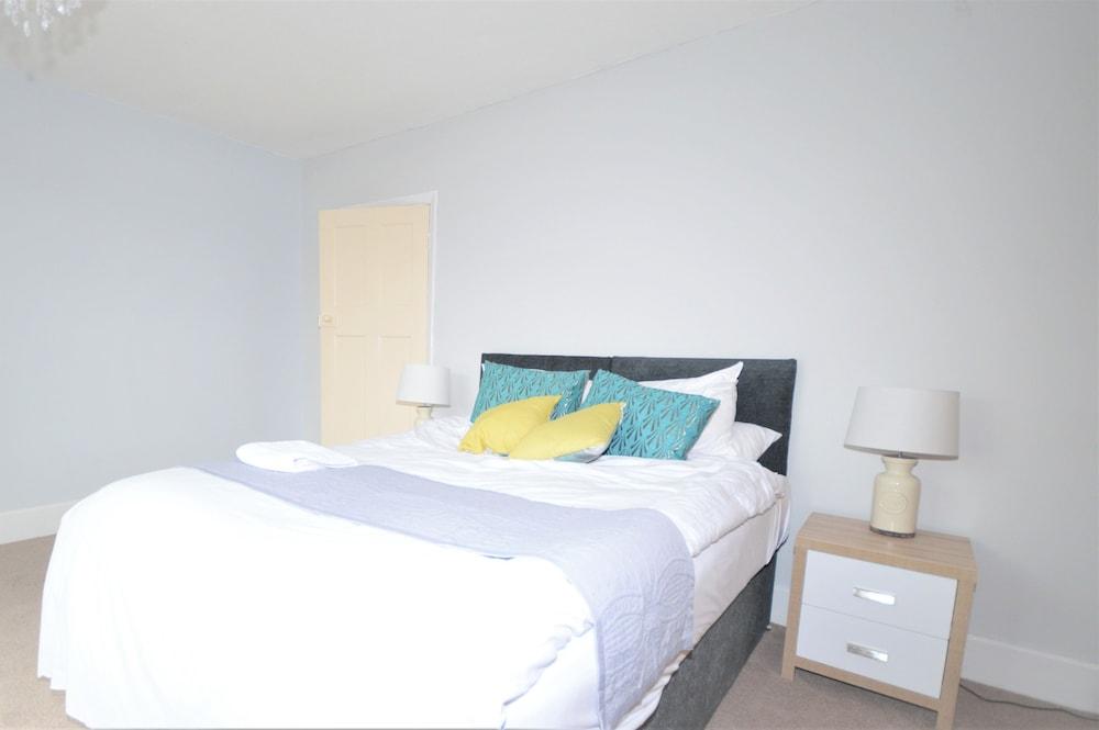 Holiday Home - Self-Catering - Room