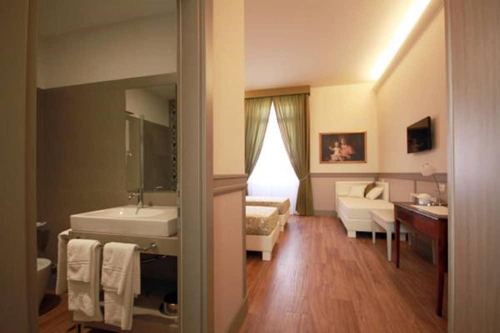 Basilica Hotel - Room