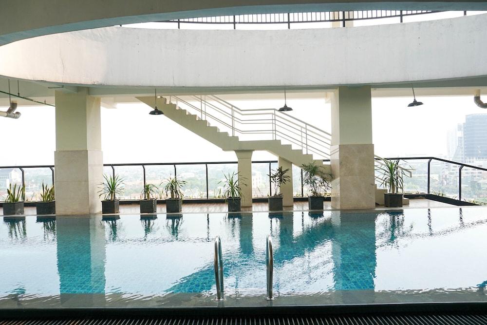 Best Location 1BR Apartment at Atlanta Residences - Pool