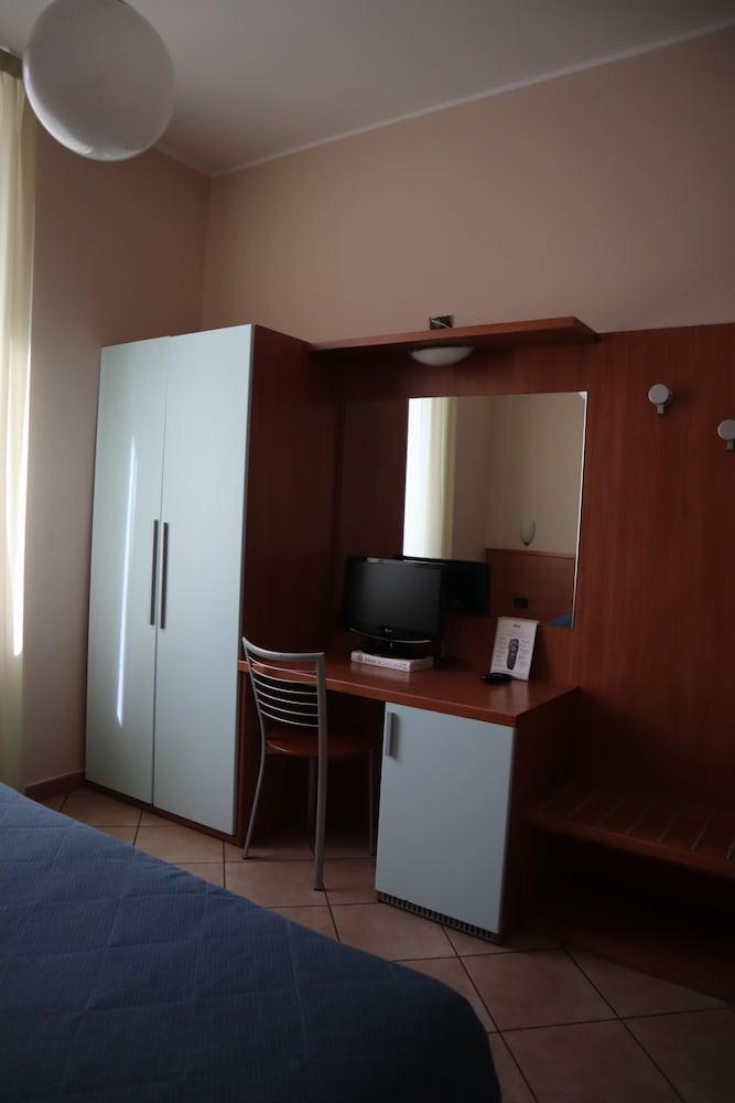 Hotel Salerno - Room