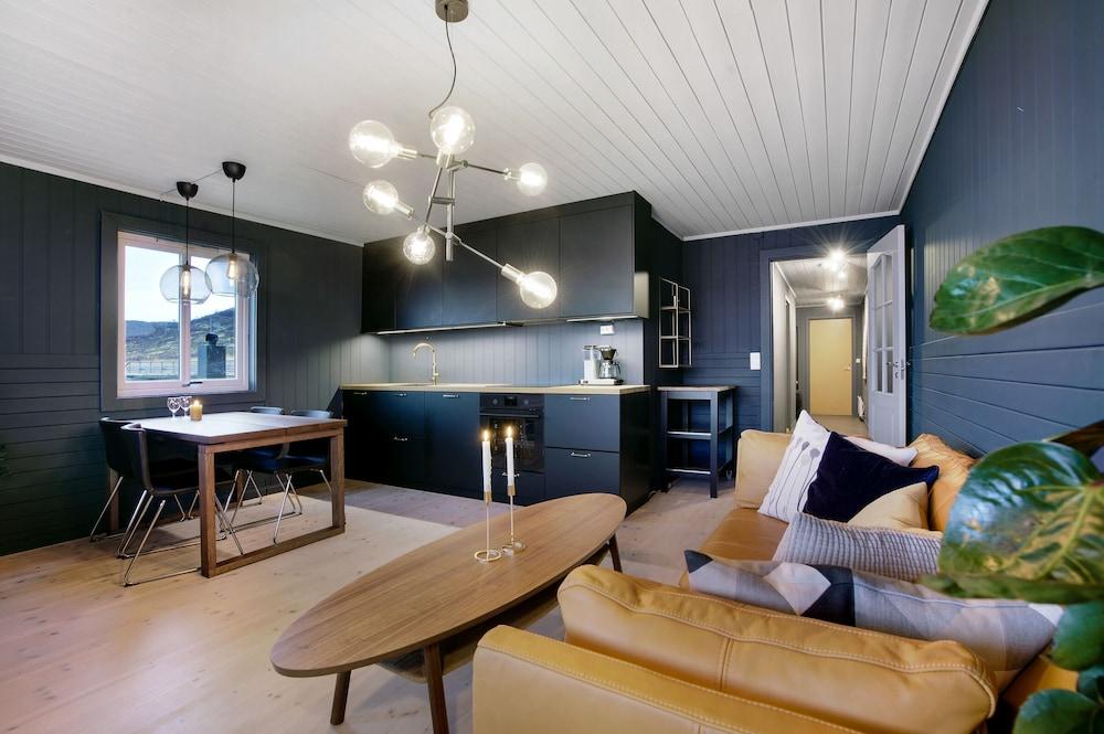 Buvik Sea Lodge - Living Area