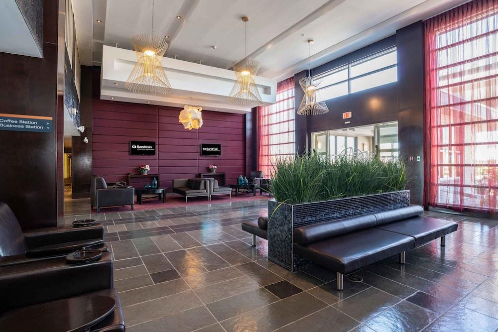 Sandman Hotel & Suites Winnipeg Airport - Lobby Lounge