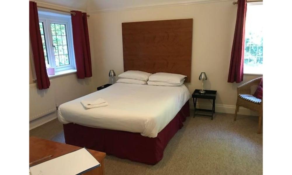 The Admirals Inn Guest House - Room