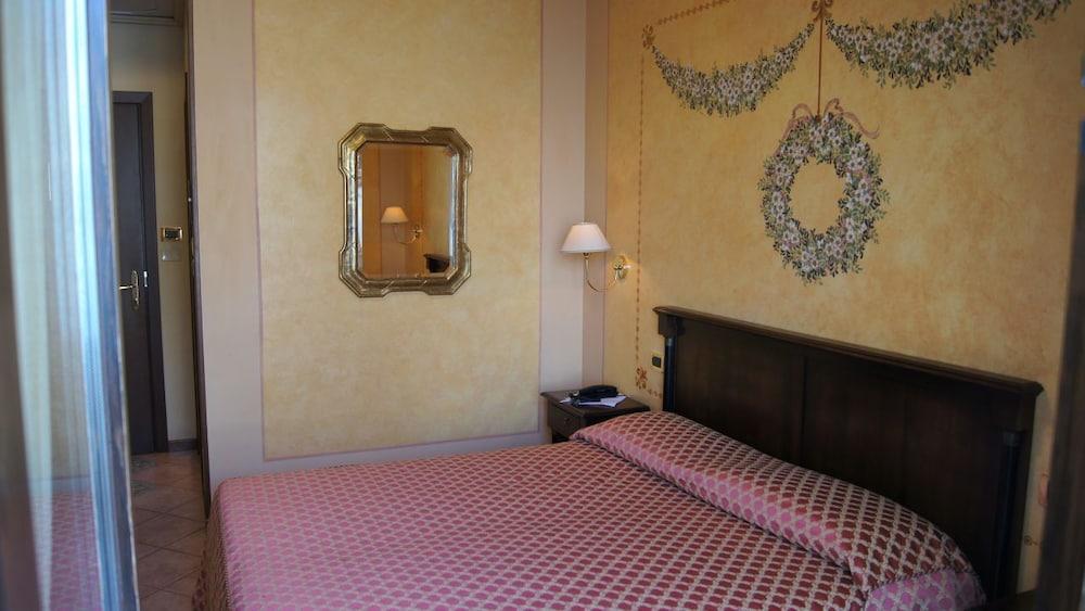 Hotel Lugana Parco Al Lago - Room