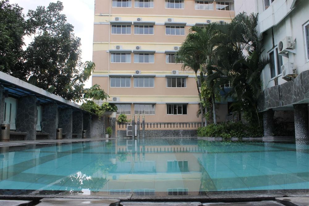 Hotel Asia - Pool