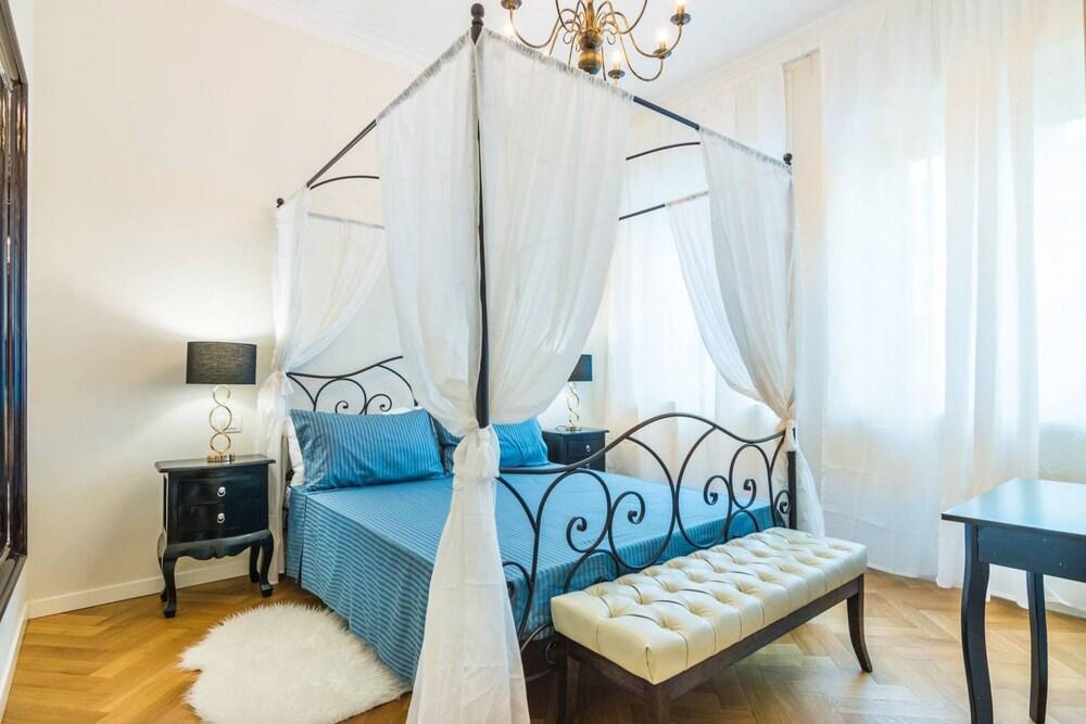 Luxury 3 Bedrooms Near Duomo - Room
