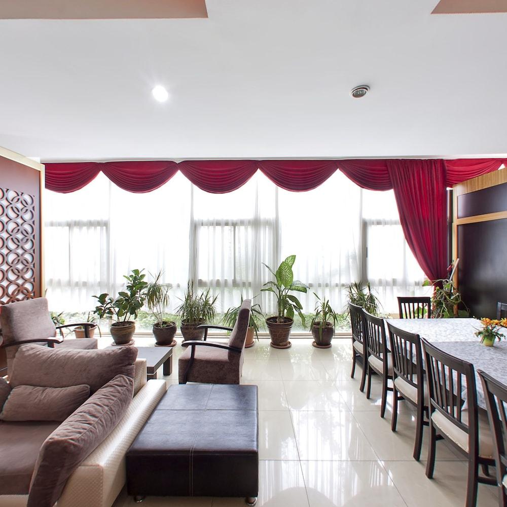 Lims Bona Dea Beach Hotel – All Inclusive - Lobby Sitting Area
