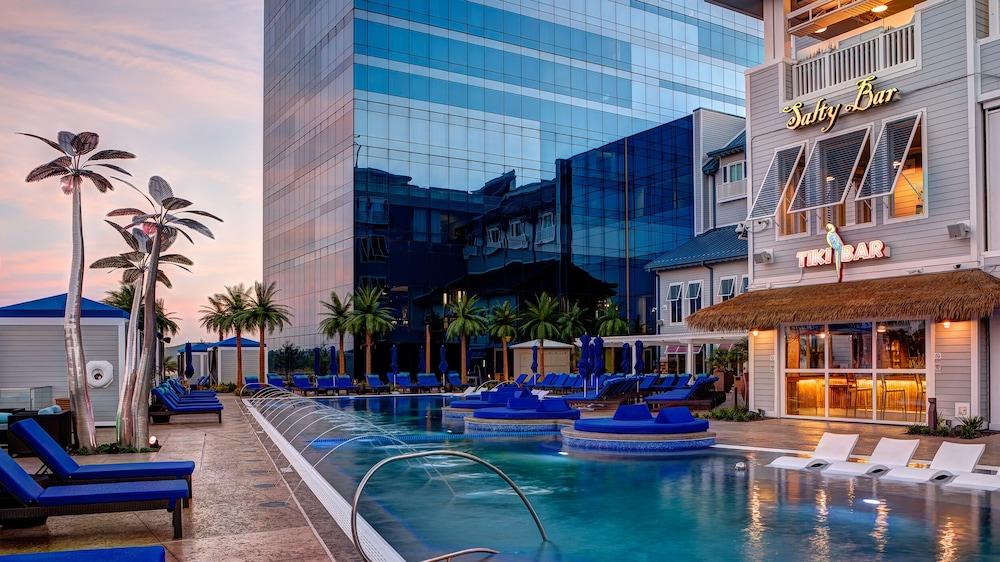 River Spirit Casino Resort - Outdoor Pool