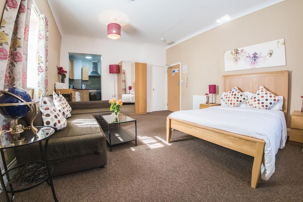 Ilford Central Luxury Apartments - Room