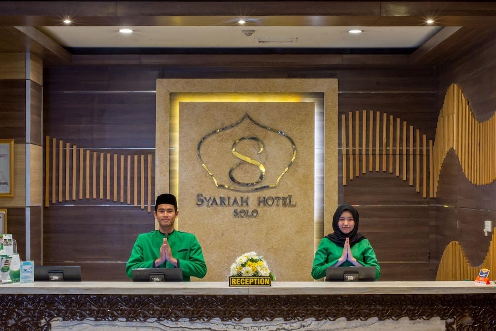 Lorin Syariah Hotel Solo - Reception