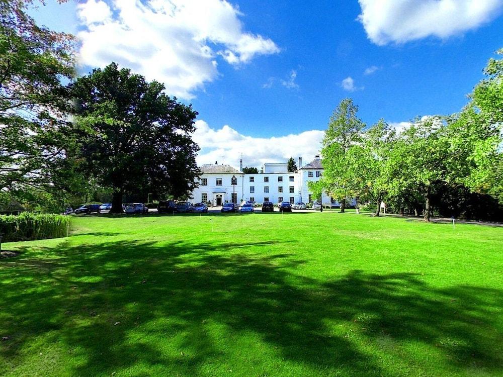 West Lodge Park Hotel - Featured Image