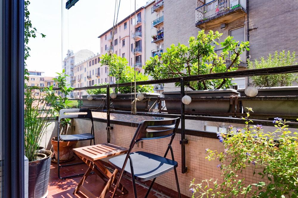 Mondrian Apartment in Milan - Balcony