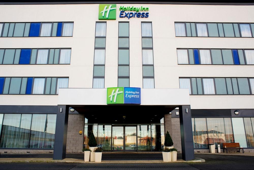 Holiday Inn Express Rotherham North, an IHG Hotel - Exterior