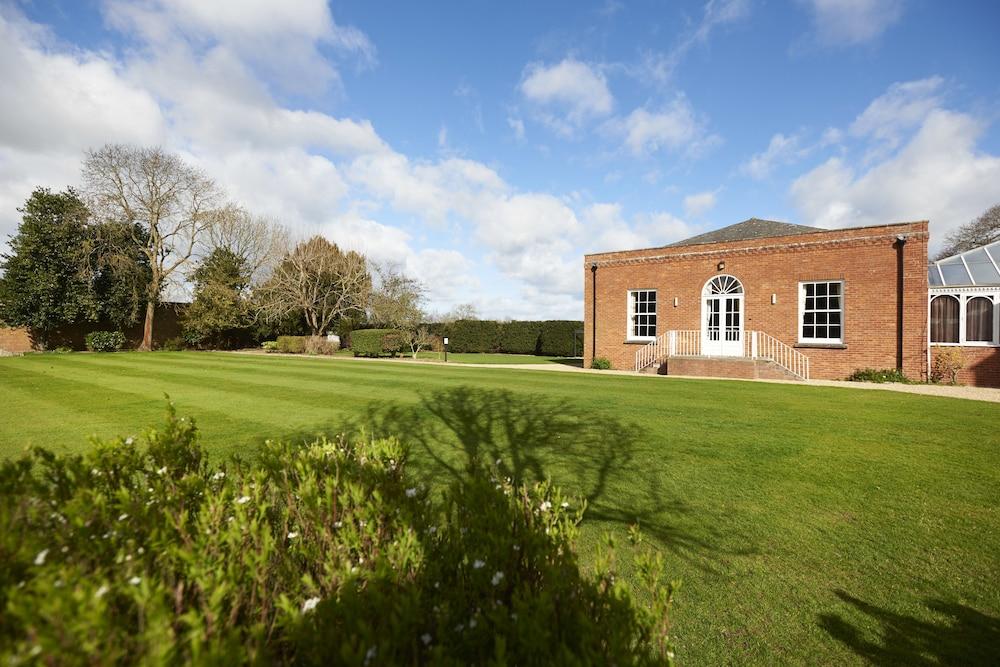 Hilton Puckrup Hall Hotel & Golf Club, Tewkesbury - Property Grounds