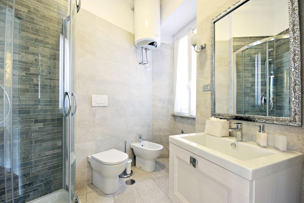Bella San Pietro - Bathroom