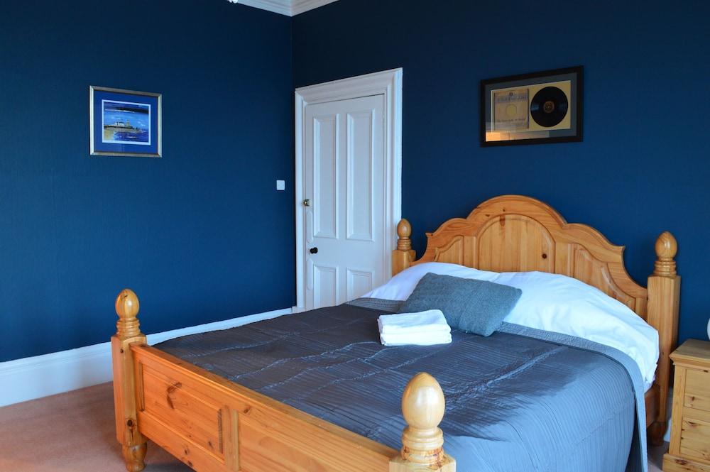 Briar Brae Bed & Breakfast - Featured Image
