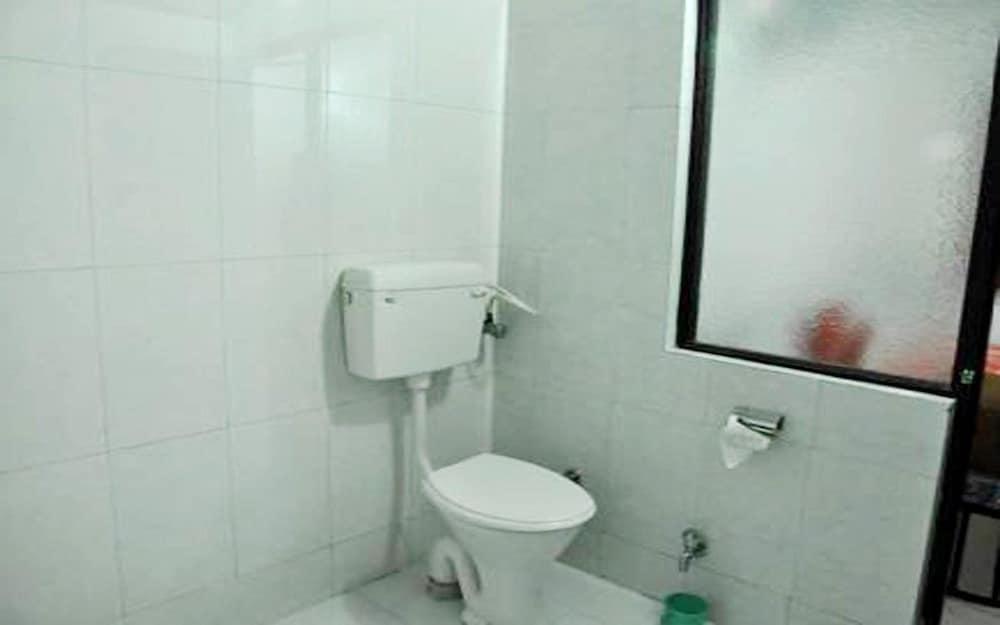 Hotel Daawat Palace - Bathroom