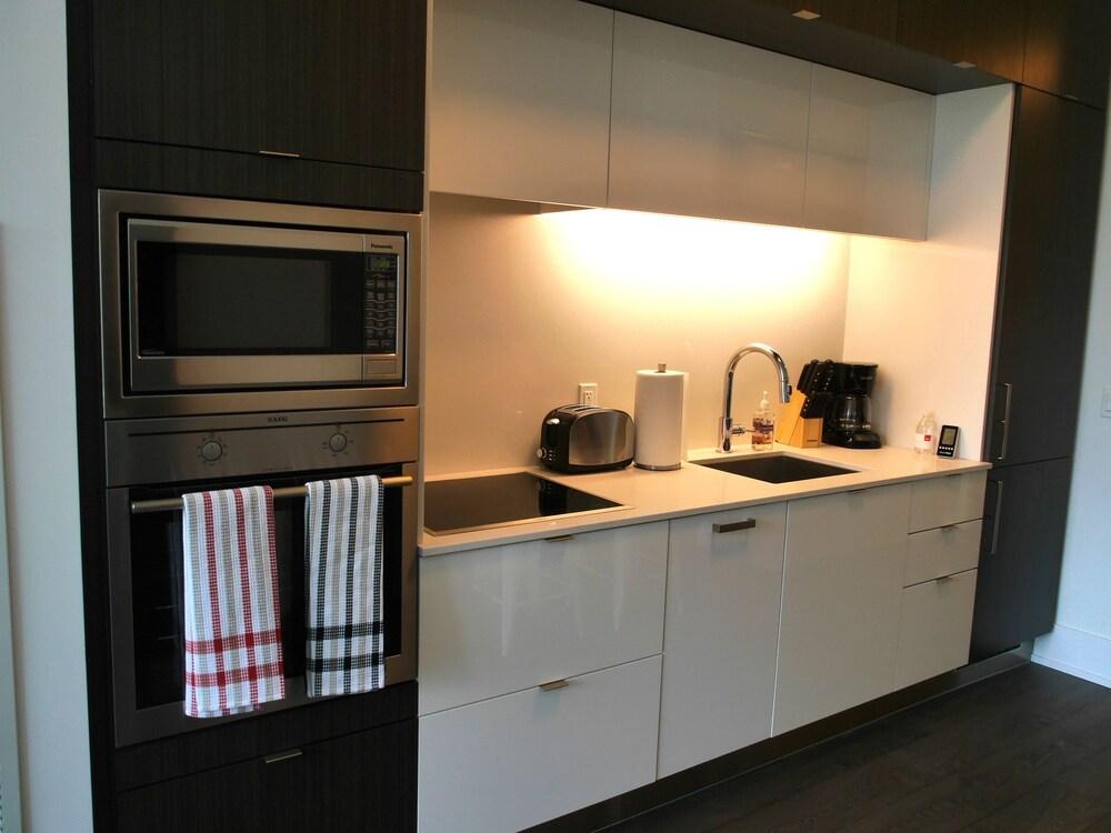 Beautifully 1BR Condo at the Waterfront - Private kitchen