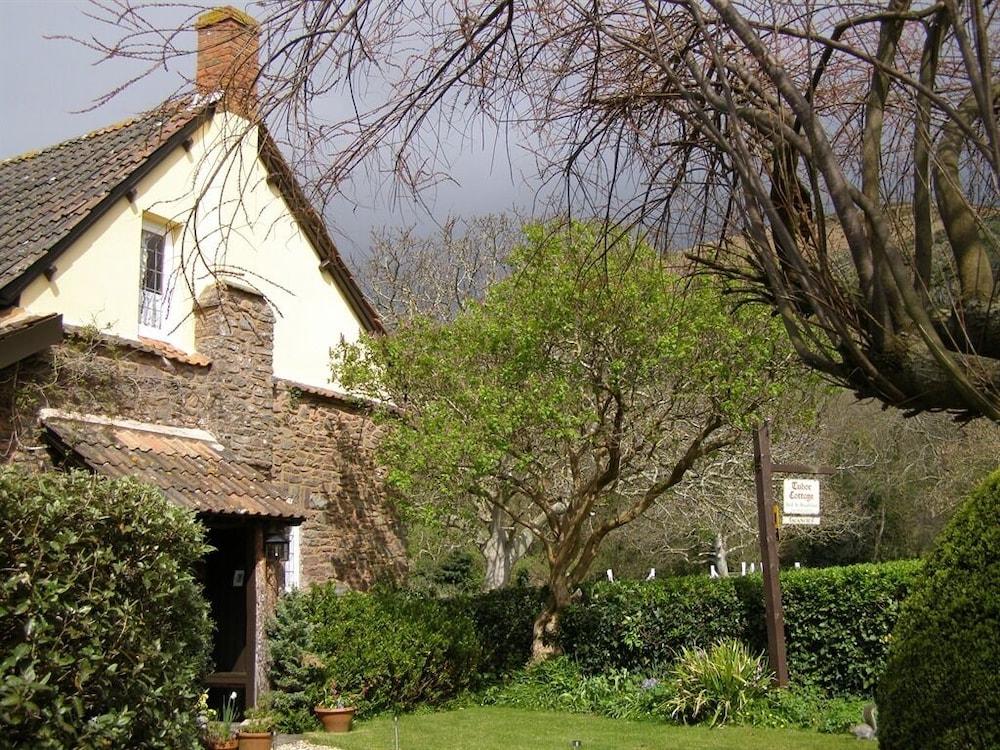 Tudor Cottage - Exterior
