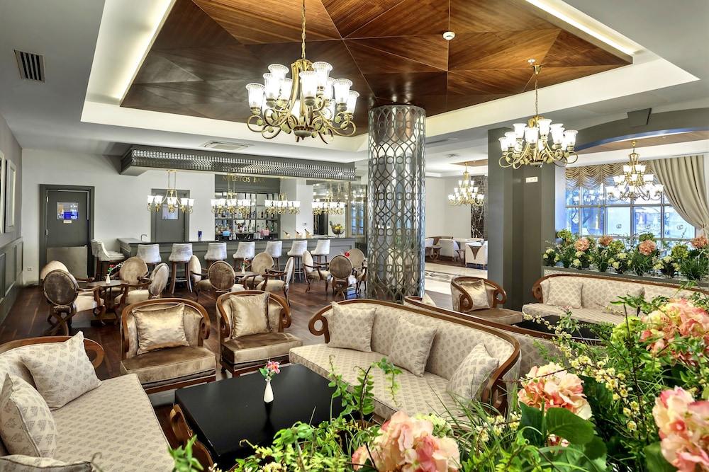 Sunis Efes Royal Palace Resort & Spa - Lobby Lounge