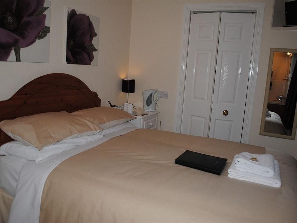 Silverlands Guest House - Room