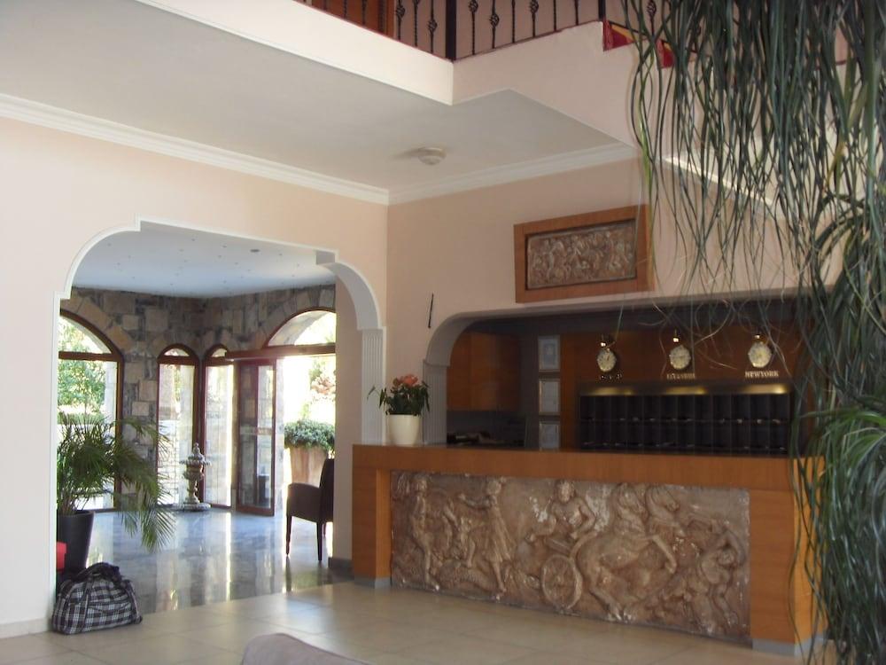 La Rosa Hotel - Reception