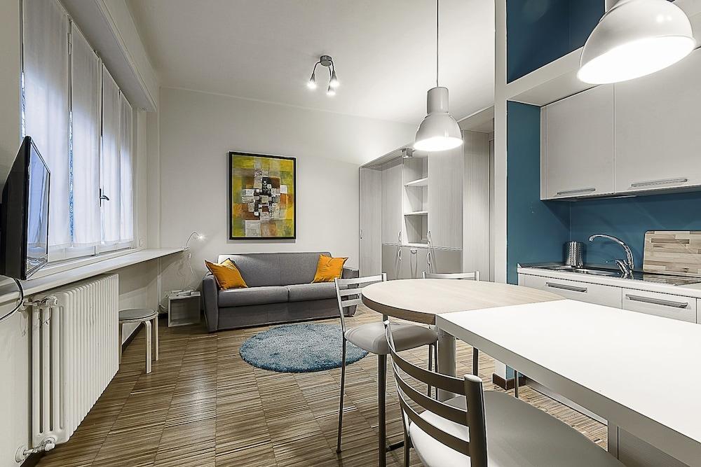 Shortstays Design Loft Broglio 2 - Living Area
