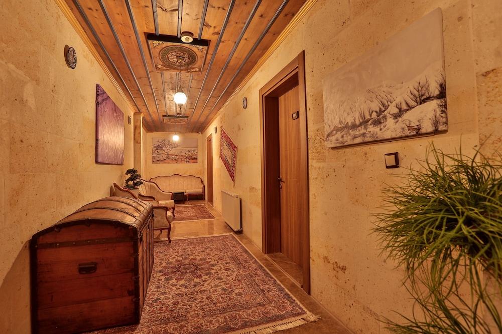 Milat Cave Hotel - Interior Entrance