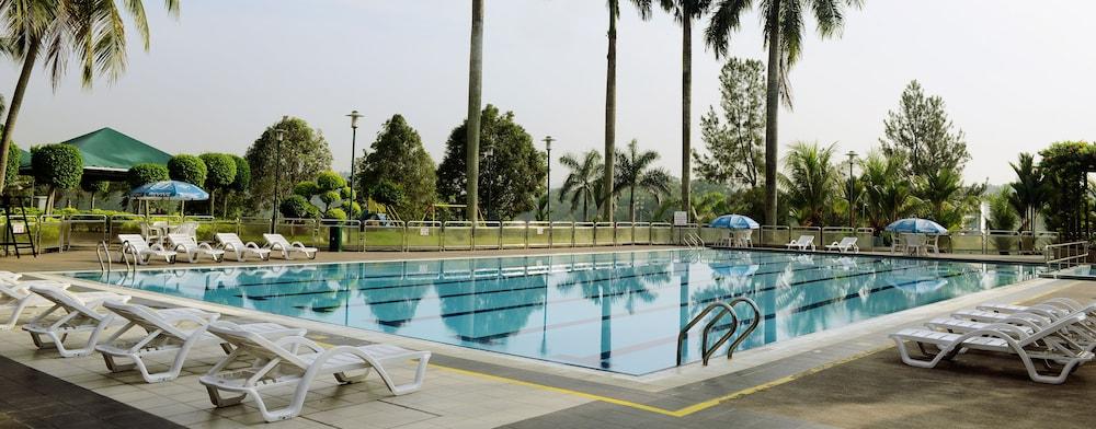 Nilai Springs Resort Hotel - Outdoor Pool