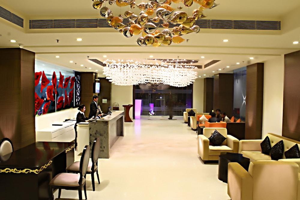 Hotel The Panache - Lobby