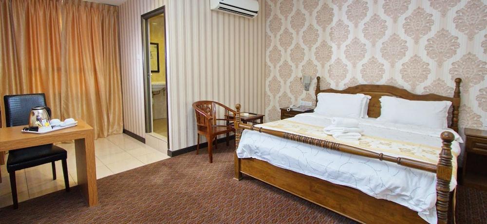 Hotel Tebrau CT - Room