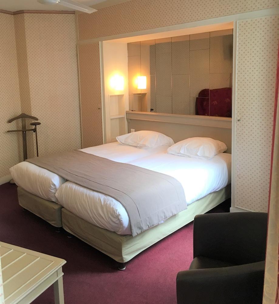 Hotel Eiffel Kensington - Room