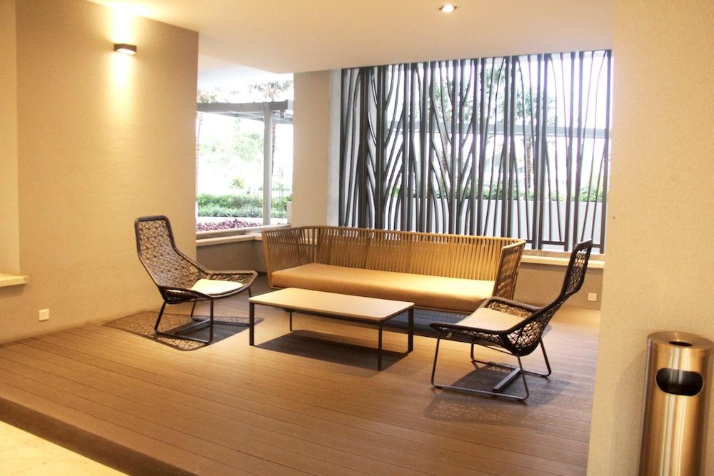 Teega Suites by Subhome - Lobby Sitting Area