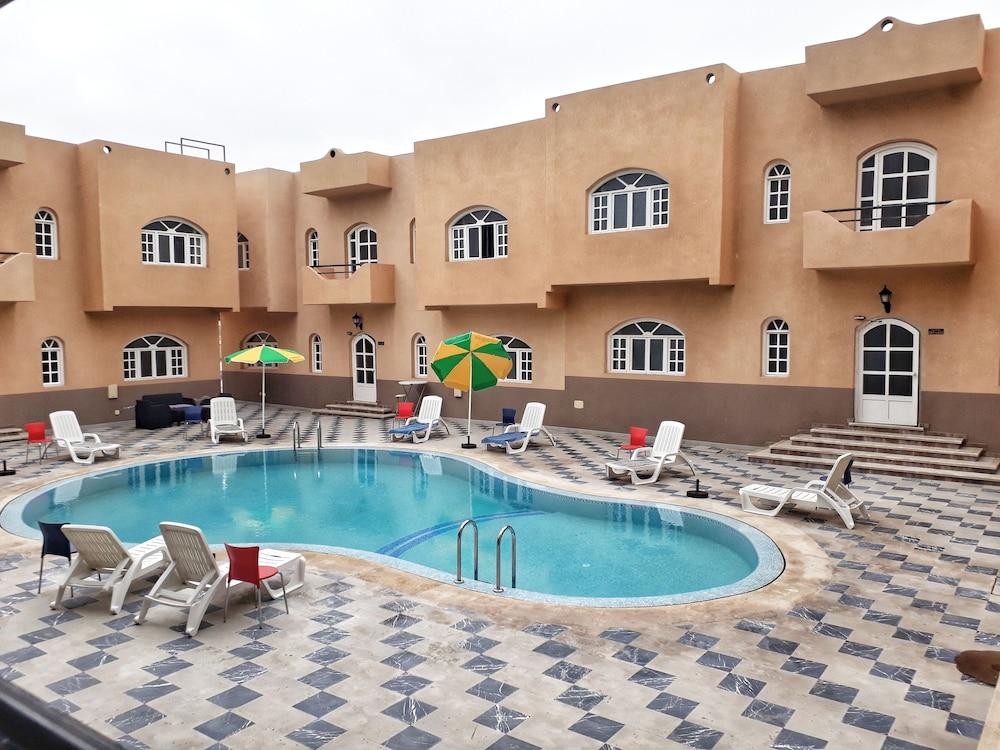 Amwaj Hotel - Outdoor Pool