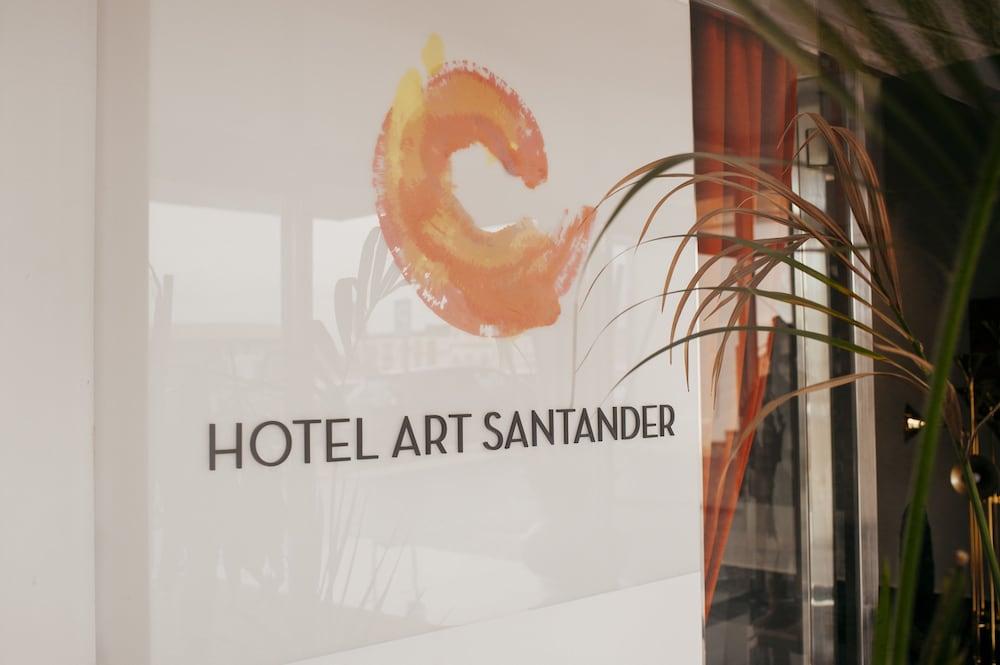Hotel Art Santander - Interior Entrance