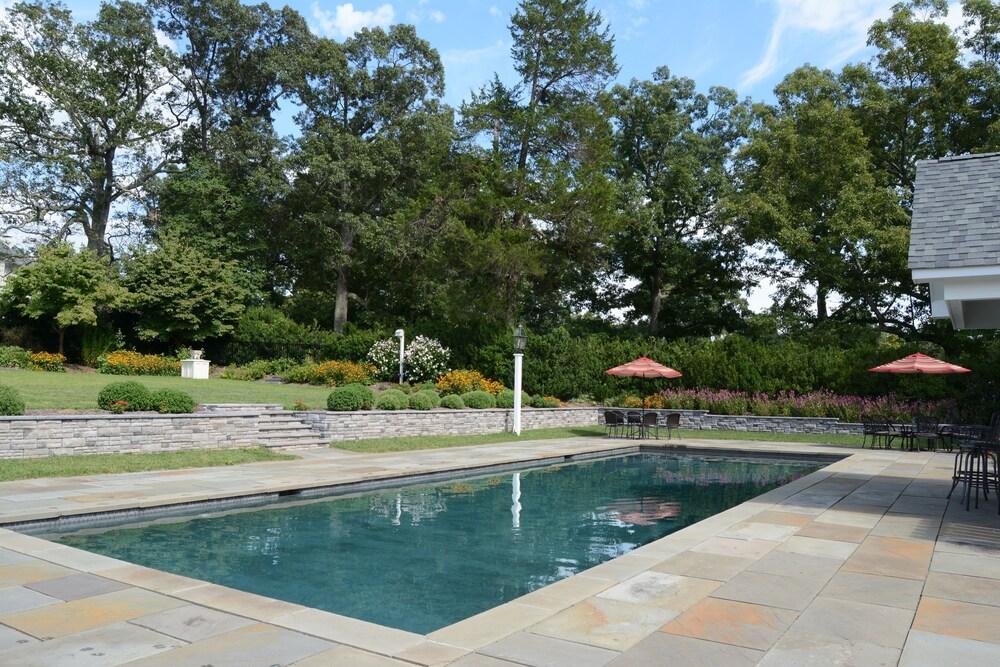Woodville Bed and Breakfast - Outdoor Pool
