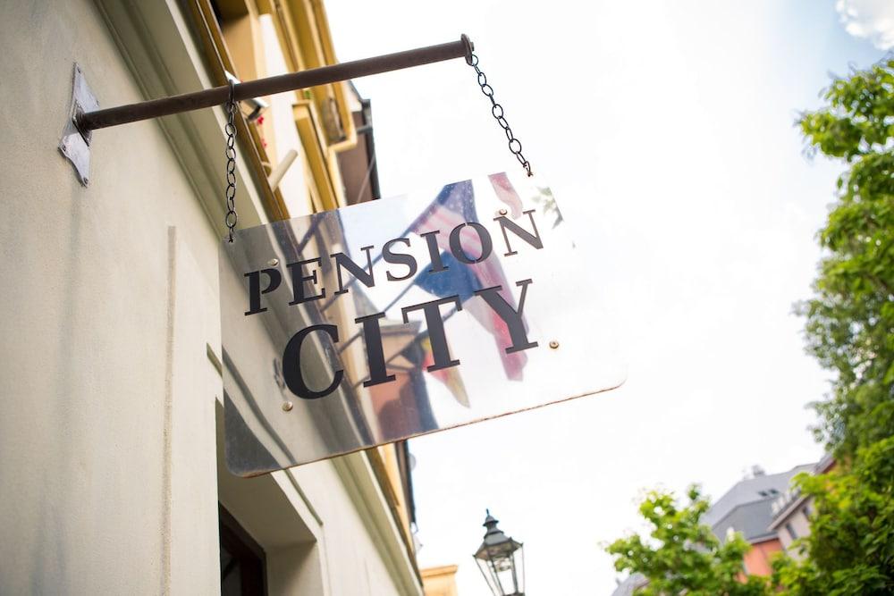 Pension City - Exterior detail