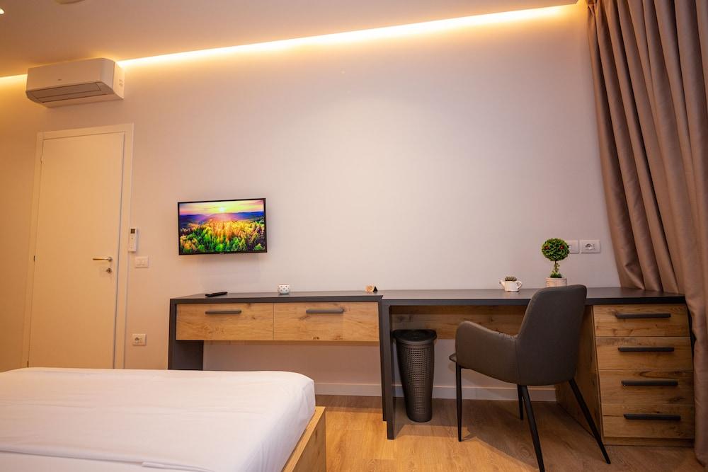 Central Chic Apartments - Room