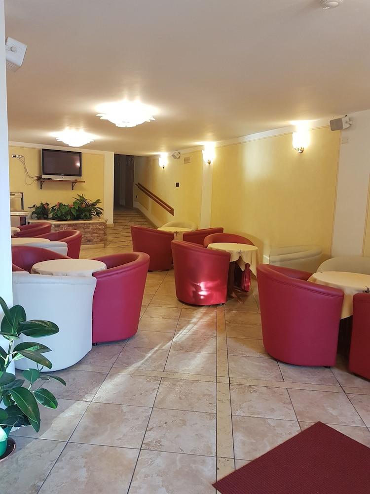 فندق بيكولو باراديزو - بسعر شامل جميع الخدمات - Lobby Lounge