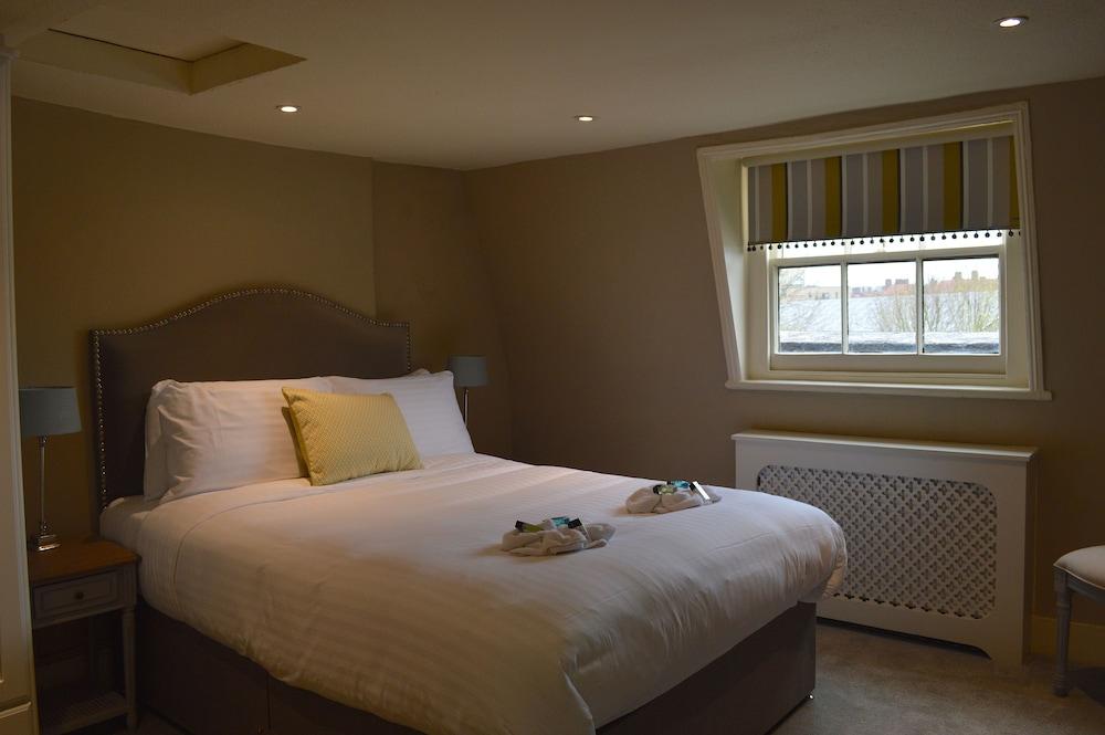 The Crown Pub & Guesthouse - Room