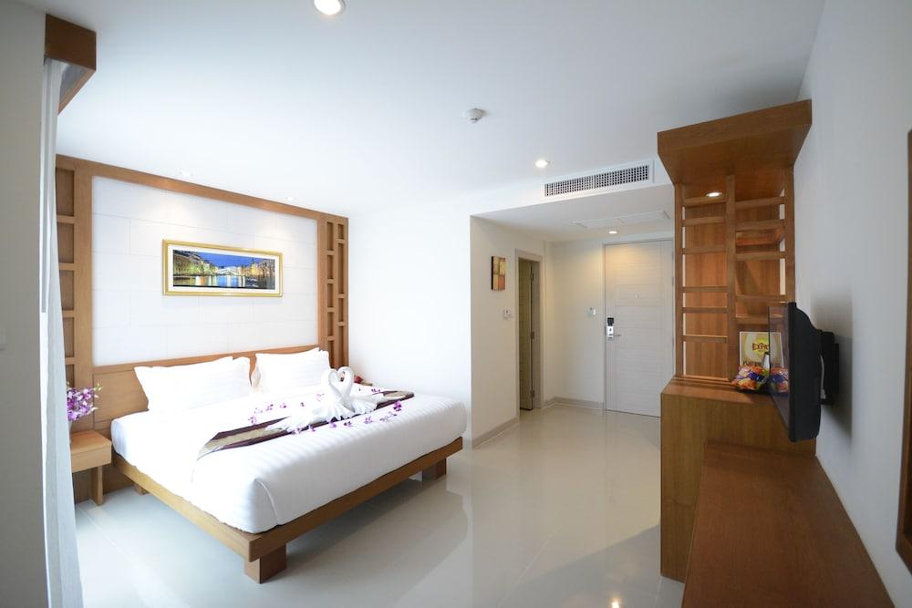 The Patong Center Hotel - Room
