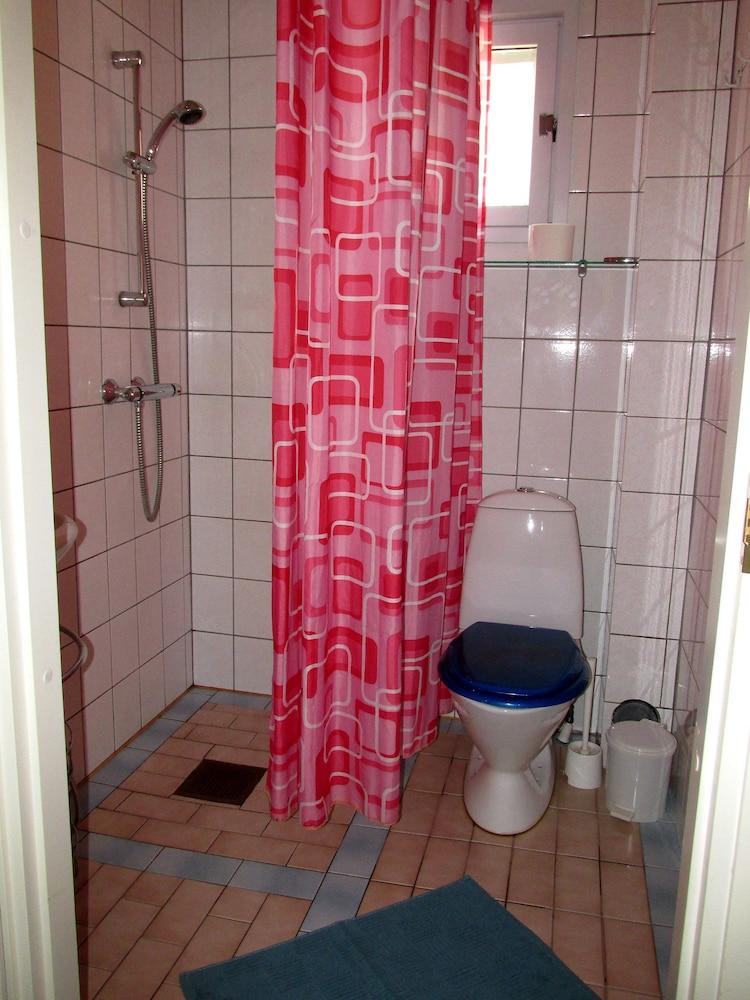 سكاندينافيان دريم فيكاجارفي - Bathroom Shower