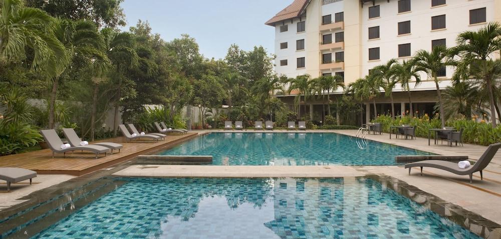 Hotel Santika Cirebon - Outdoor Pool