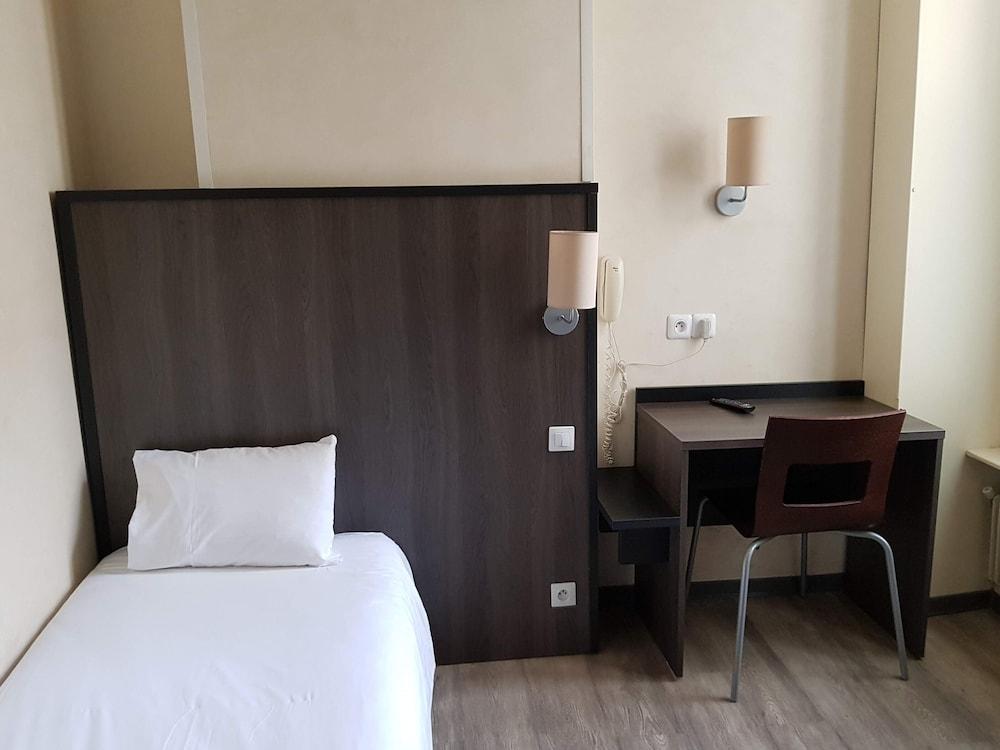 Hotel D'Anjou - Room
