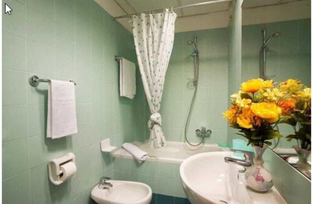 فيزربا ريزيدنس - Bathroom