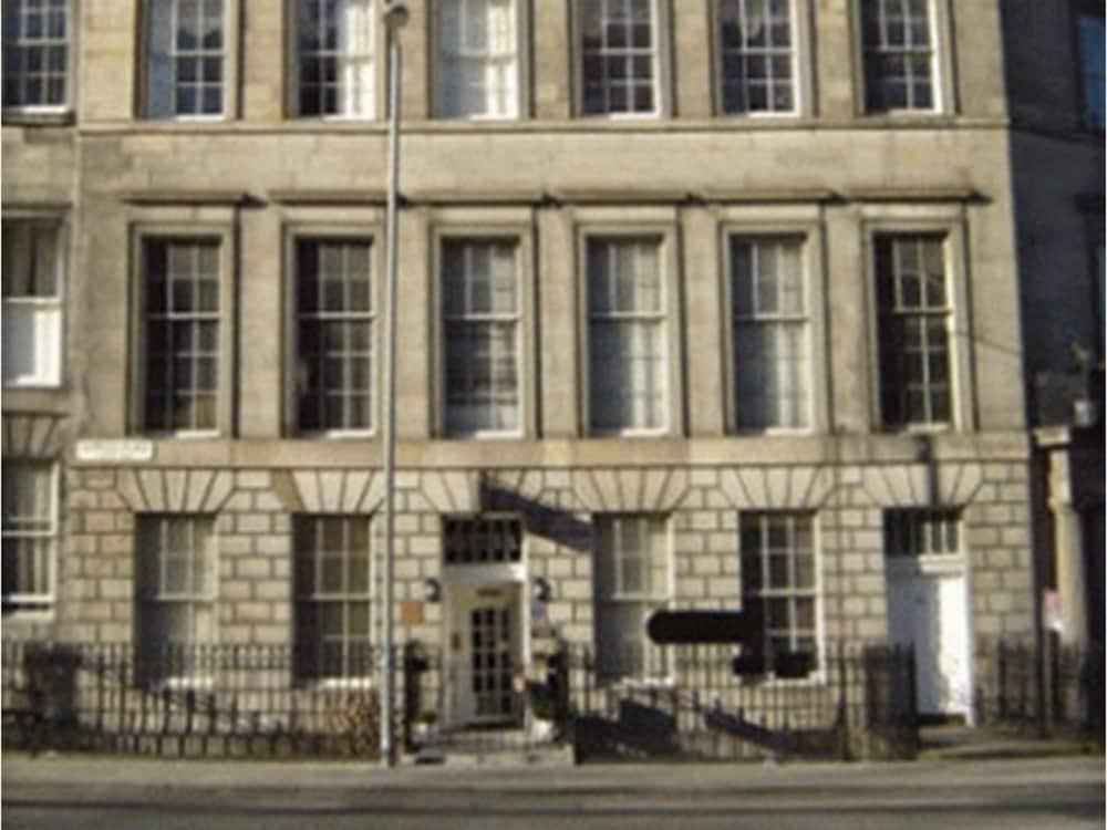 Playfair House Hotel - Hotel Front