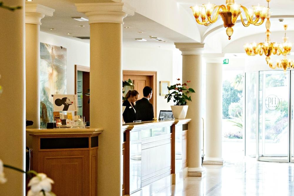 Palace Hotel - Lobby