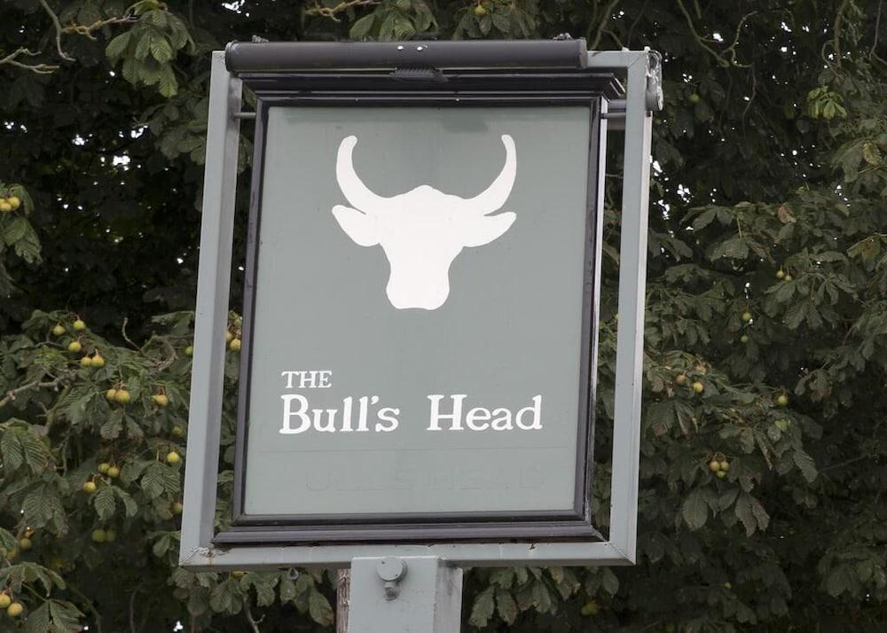 Bulls Head - Exterior detail